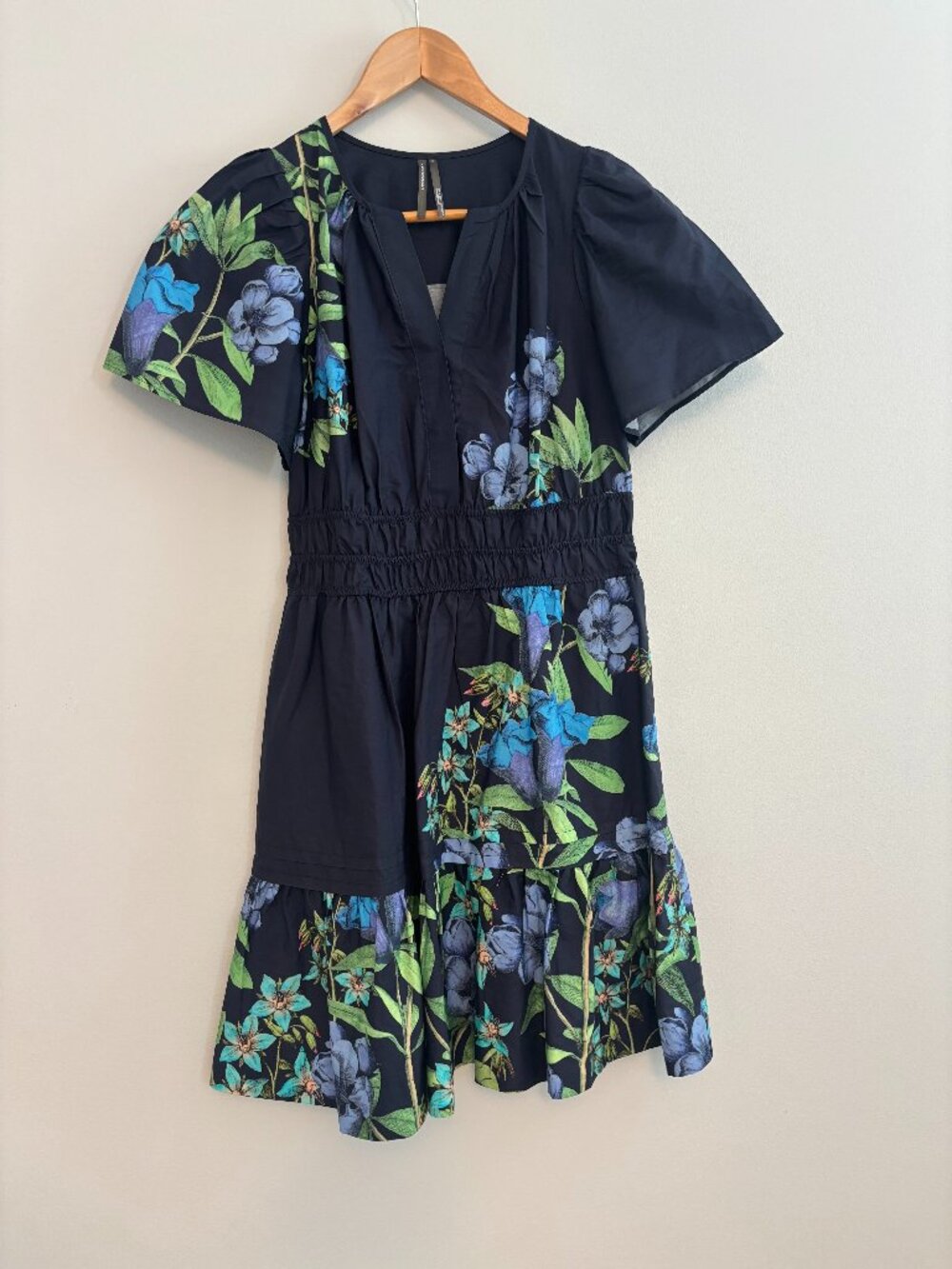 Anthropologie Somerset mini dress - Navy blue with flowers